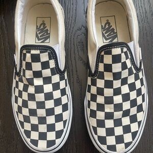 Size 6 Mens or 7.5 Womens Classic Checkered Vans